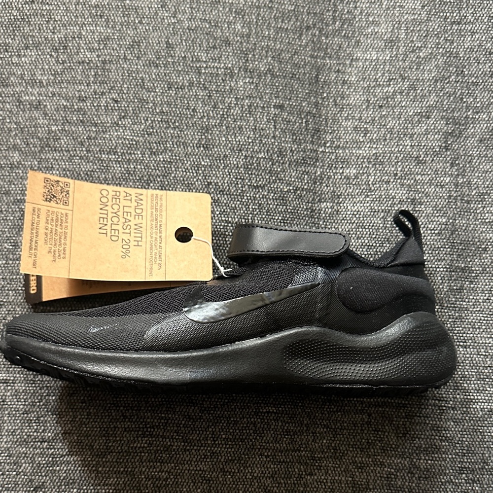 Children’s Nike revolution 7 13.5c